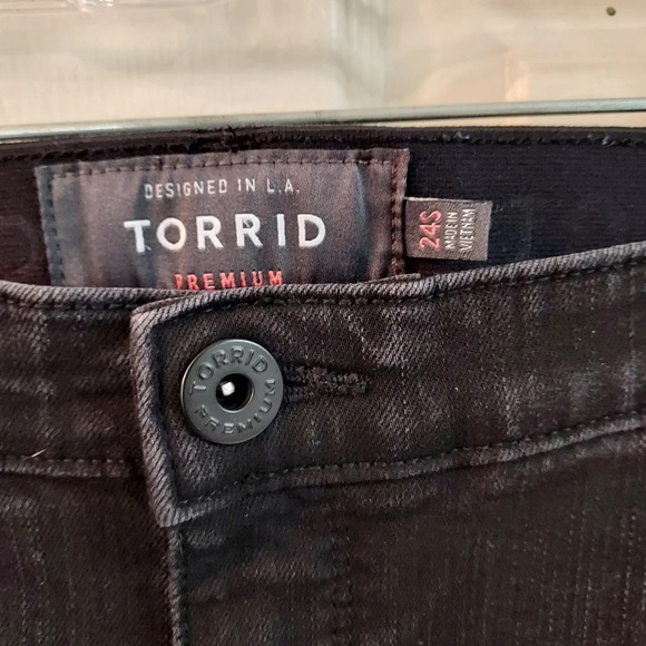Torrid SKY HIGH SKINNY JEAN - PREMIUM STRETCH BLACK Size 24S - Picture 5 of 13